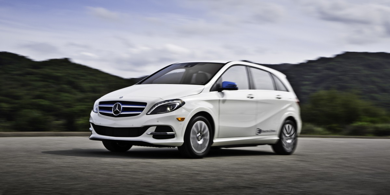 2016 Mercedes-Benz B-Class Electric Drive | Consumer Guide Auto