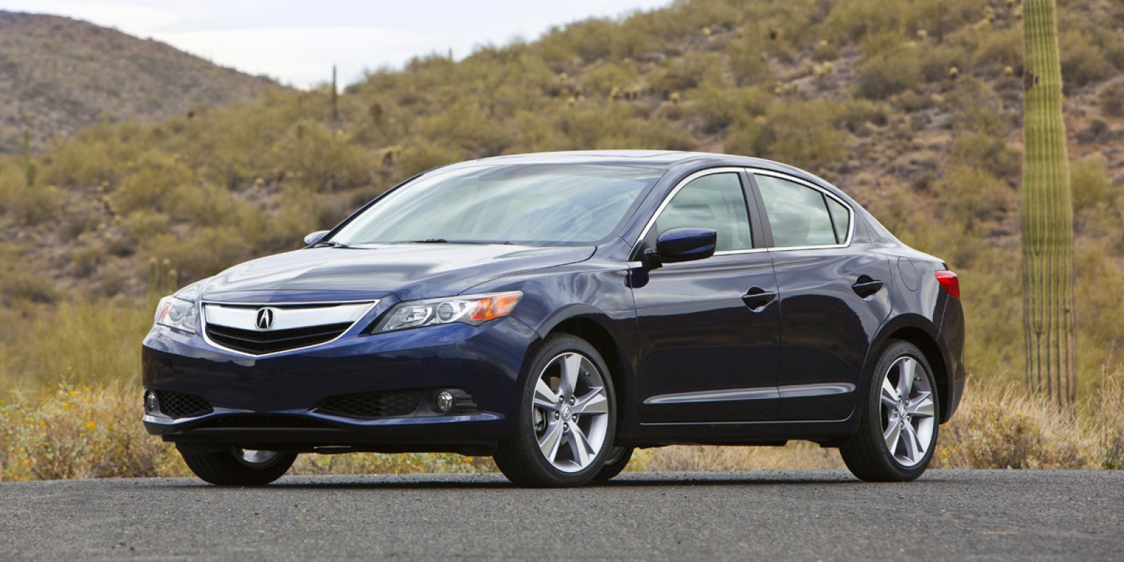 2015 Acura ILX | Consumer Guide Auto