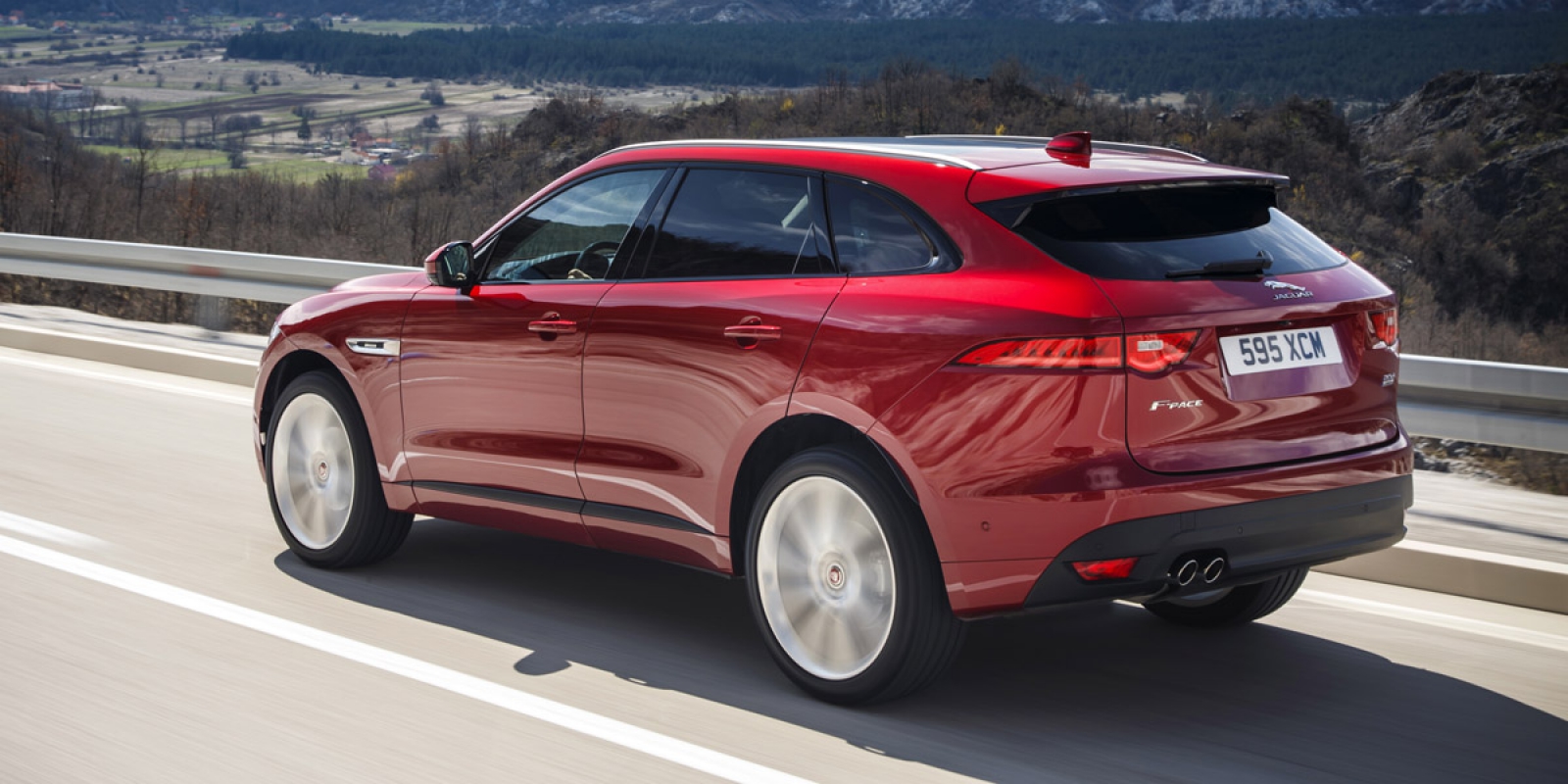 Jaguar f pace фото