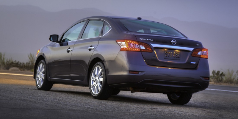 2015 Nissan Sentra | Consumer Guide Auto