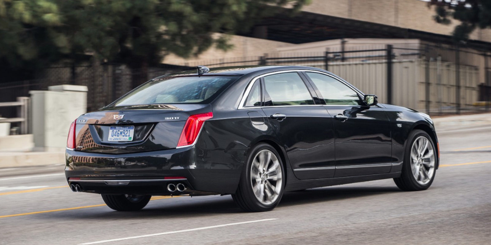 2016 Cadillac CT6 | Consumer Guide Auto