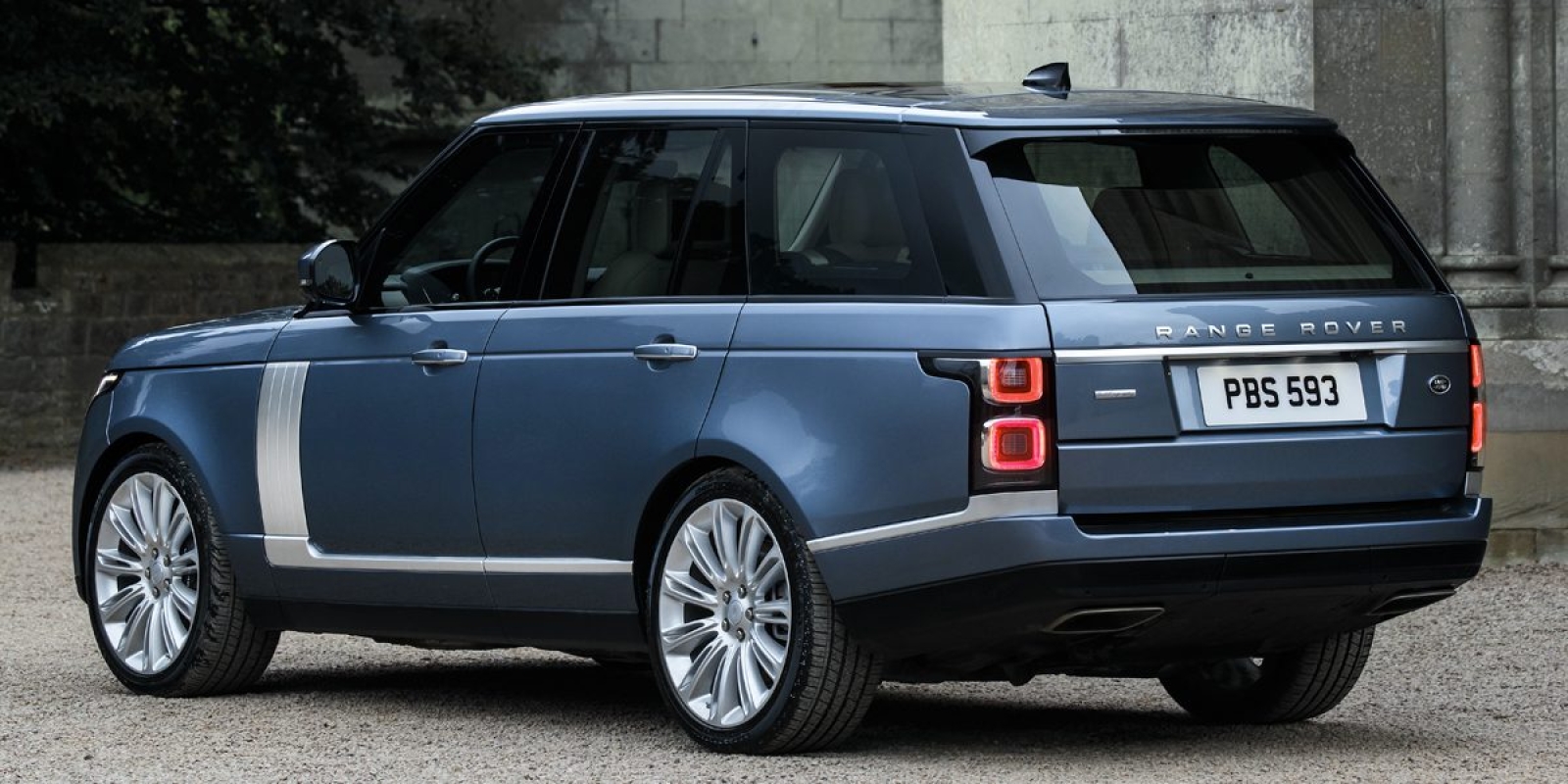 2020 Land Rover Range Rover | Consumer Guide Auto
