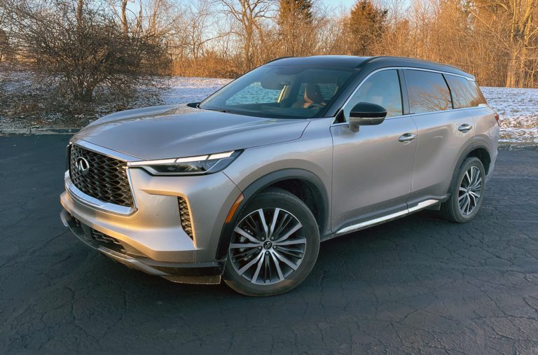 2023 Infiniti QX60 Autograph in Warm Titanium (a $695 color option)