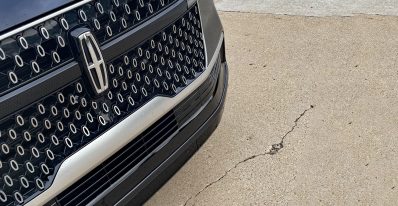 2026 Lincoln Navigator Reserve in Starlight Gray, grille detail